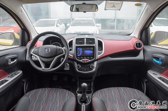 2015款奔奔1.4L手動尊貴型國5